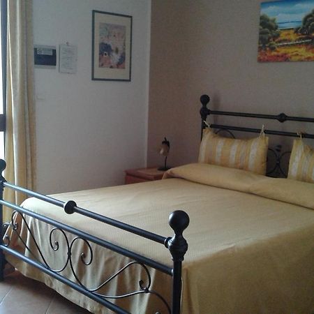 B&B Il Giardino Degli Ulivi 托雷桑塔萨宾娜 外观 照片