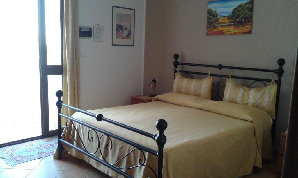 B&B Il Giardino Degli Ulivi 托雷桑塔萨宾娜 外观 照片